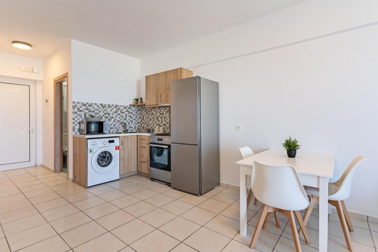 Azure Seaside Apts Magnisia Bagian luar foto