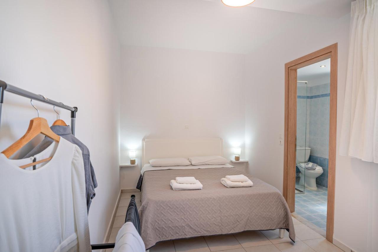 Azure Seaside Apts Magnisia Bagian luar foto