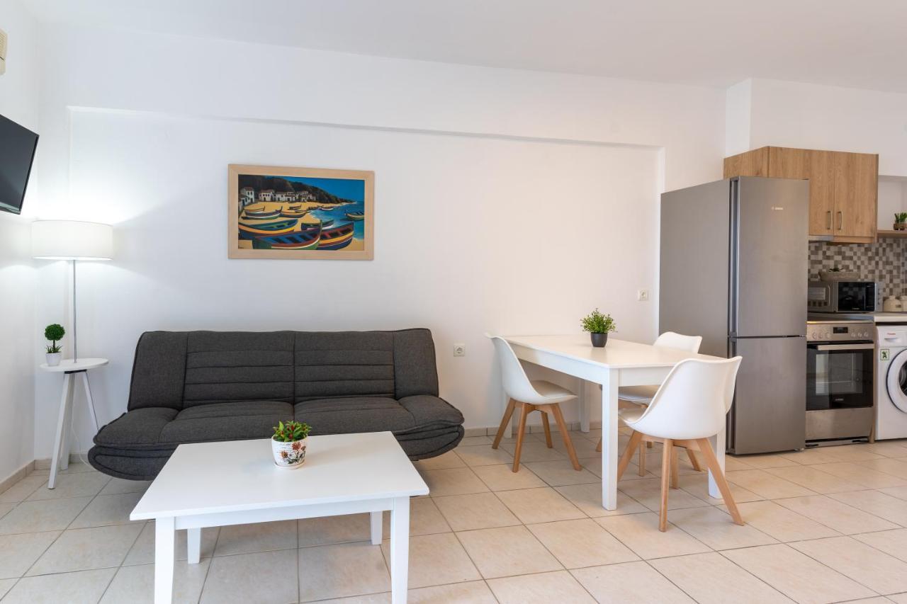 Azure Seaside Apts Magnisia Bagian luar foto