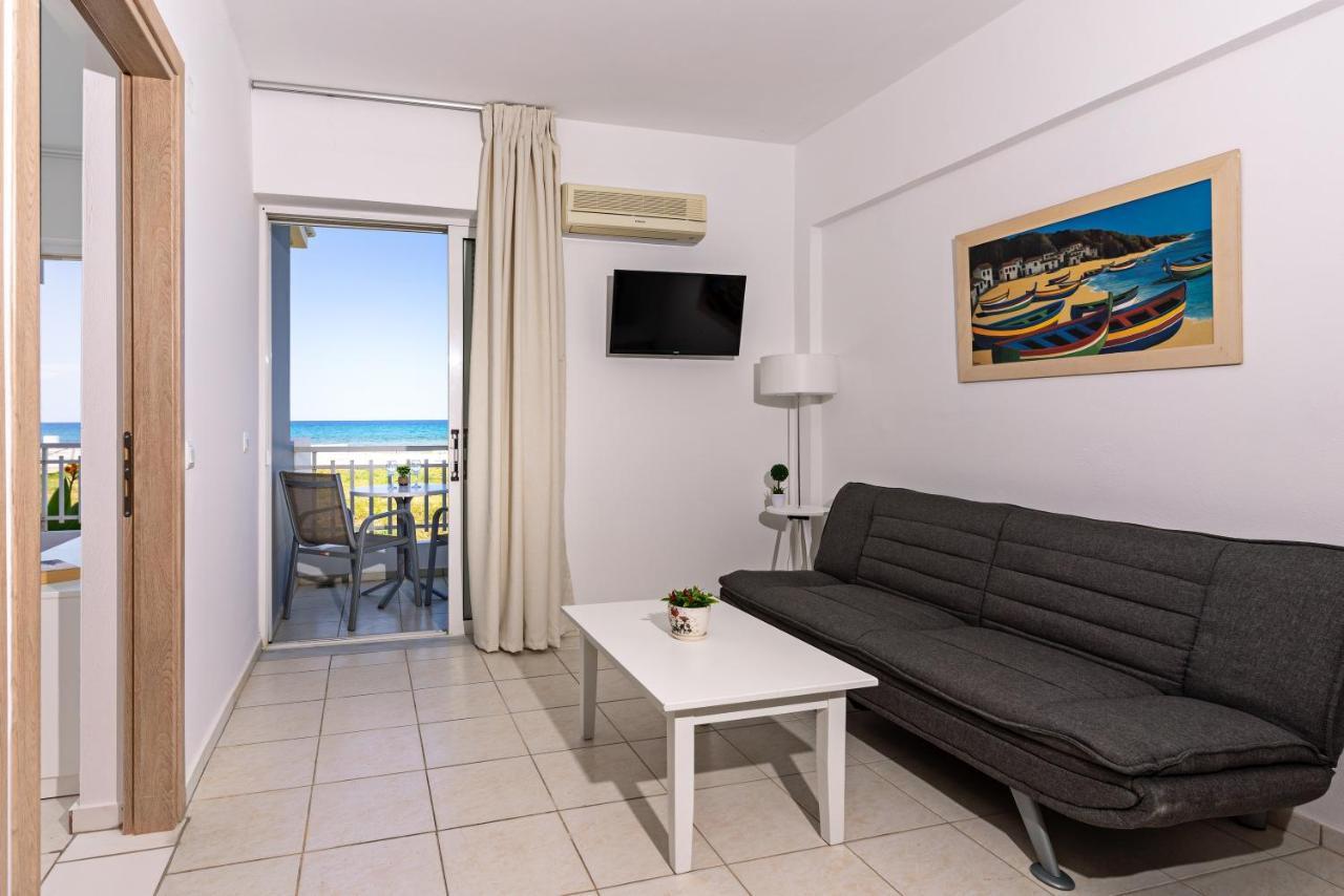Azure Seaside Apts Magnisia Bagian luar foto