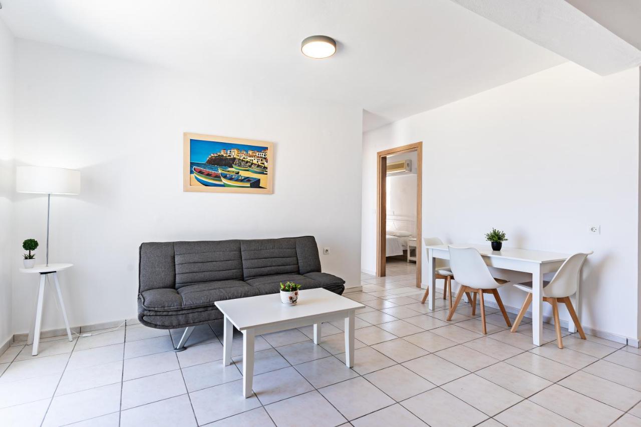 Azure Seaside Apts Magnisia Bagian luar foto
