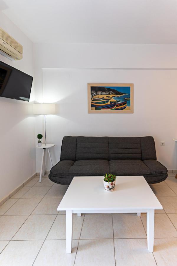 Azure Seaside Apts Magnisia Bagian luar foto