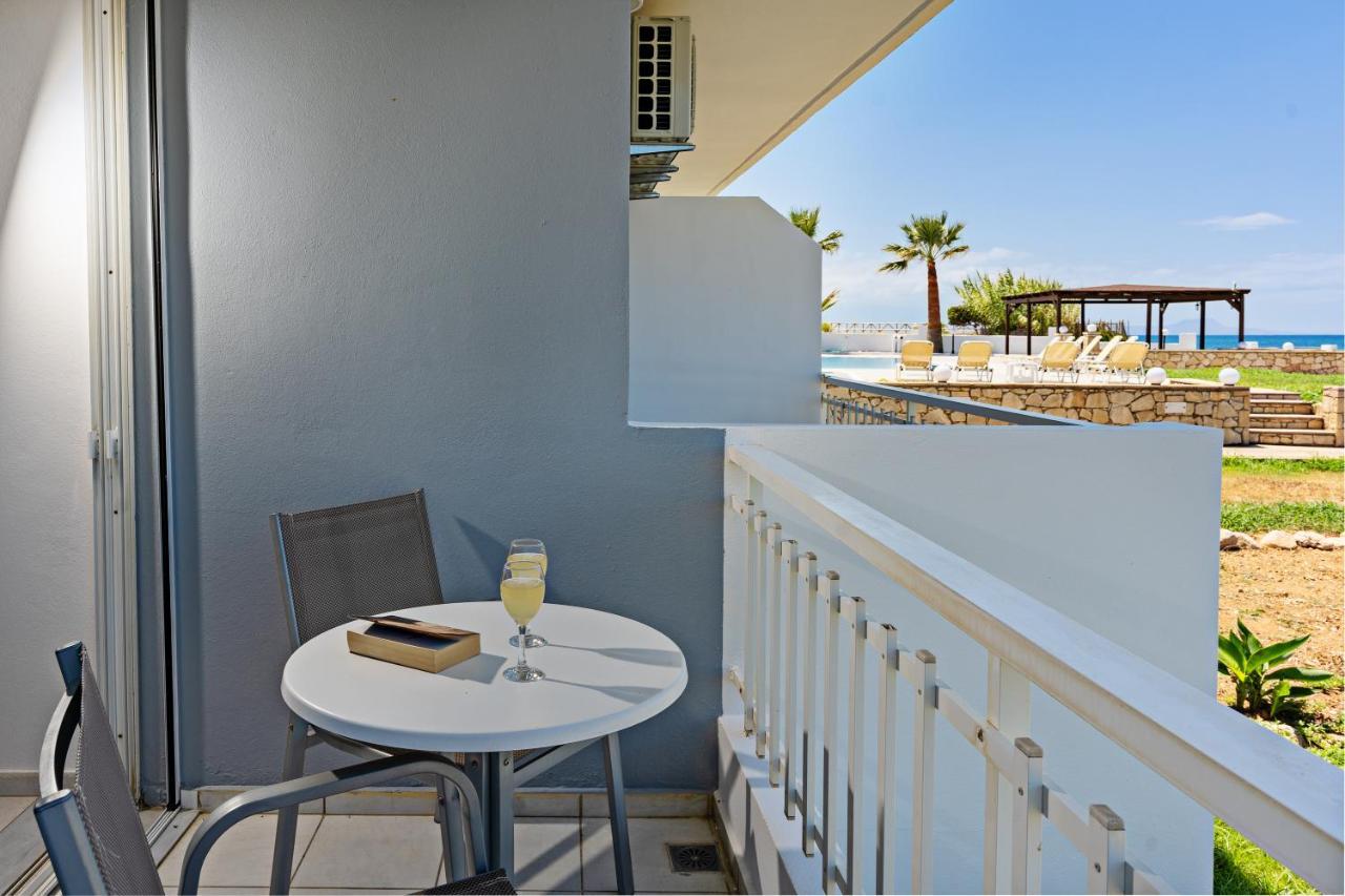 Azure Seaside Apts Magnisia Bagian luar foto