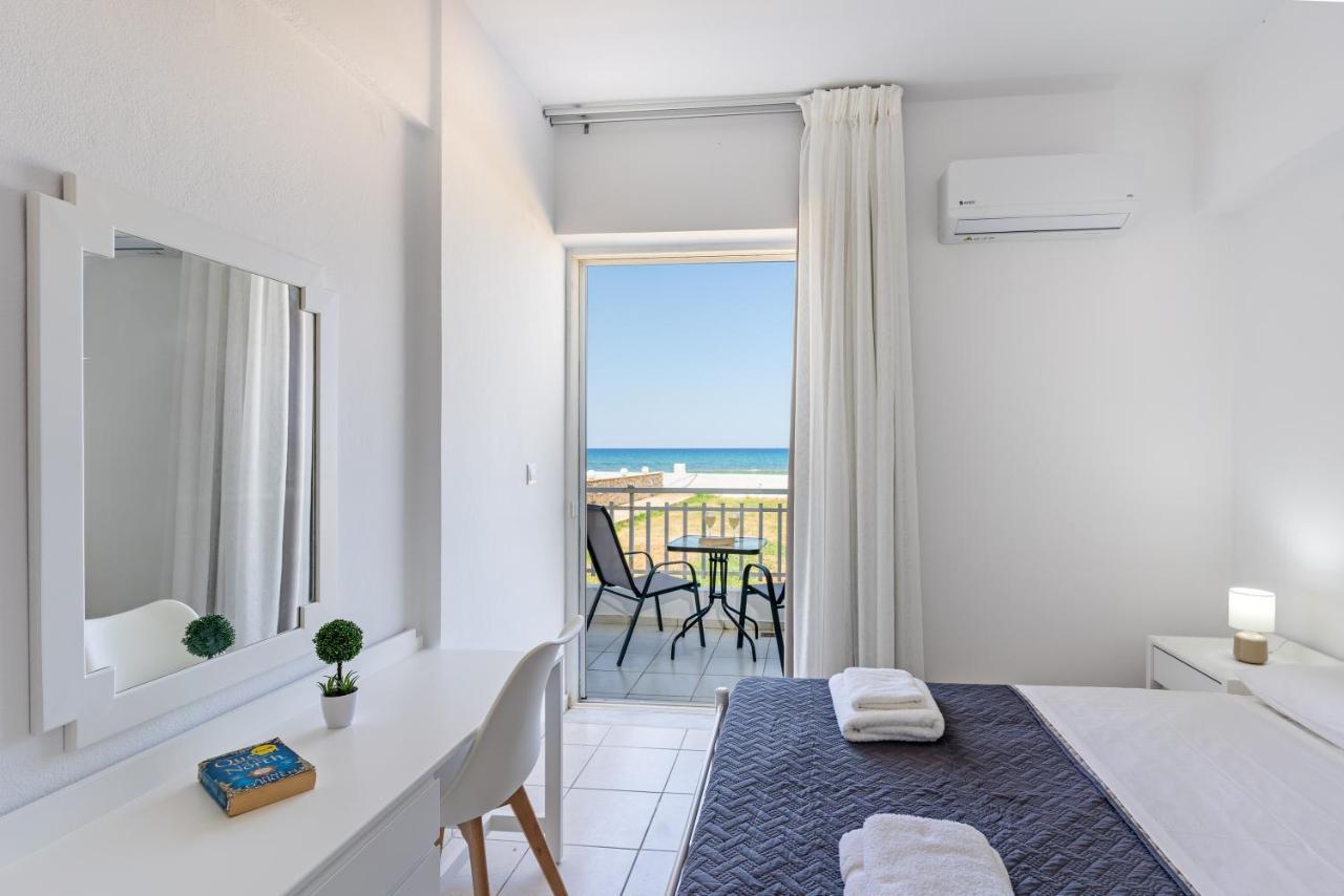 Azure Seaside Apts Magnisia Bagian luar foto
