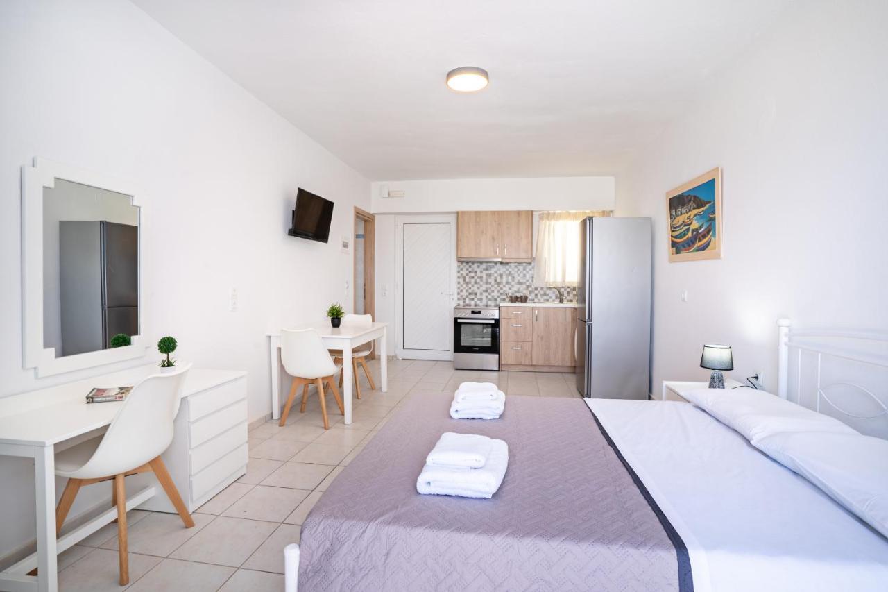 Azure Seaside Apts Magnisia Bagian luar foto