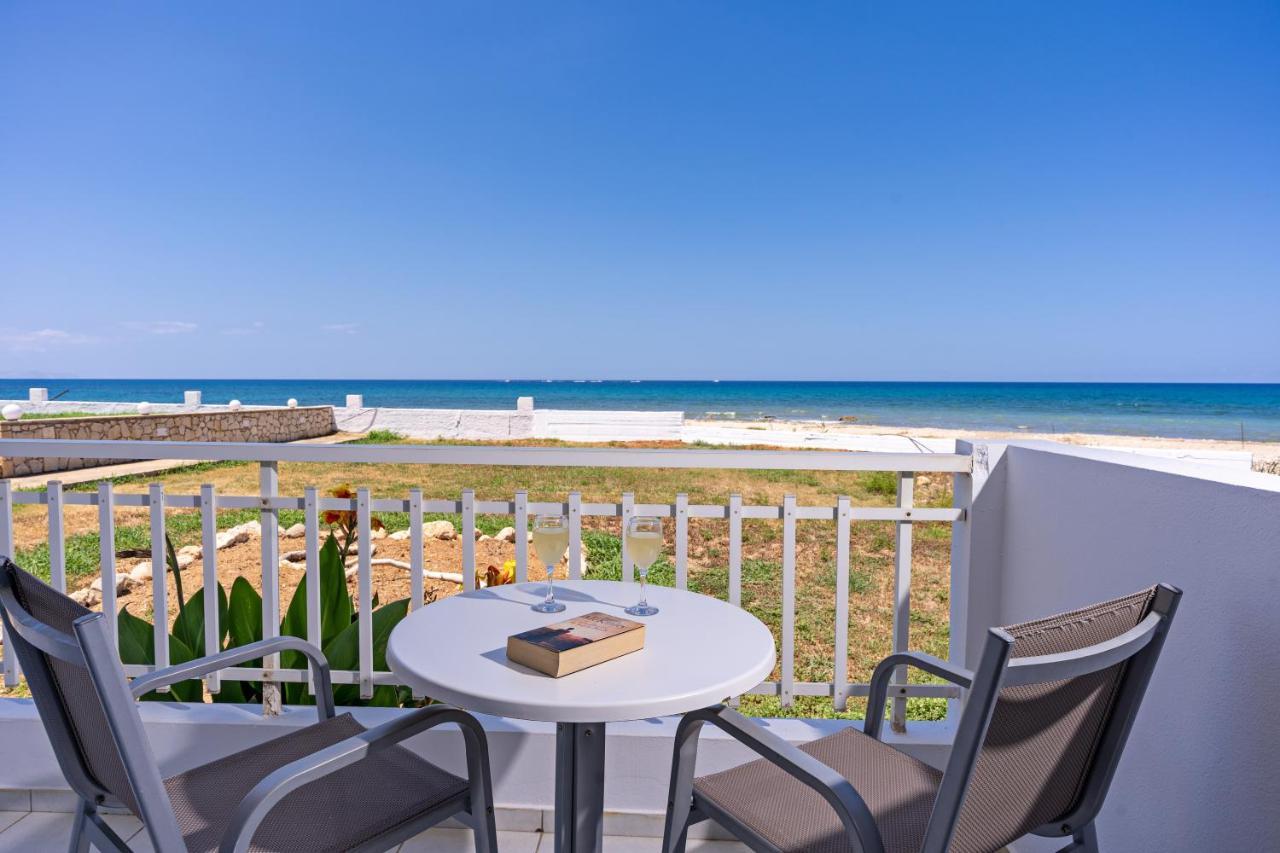 Azure Seaside Apts Magnisia Bagian luar foto