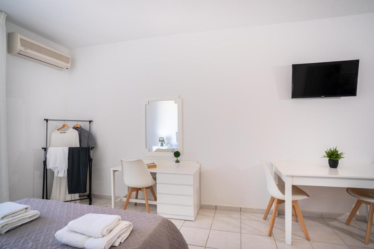 Azure Seaside Apts Magnisia Bagian luar foto