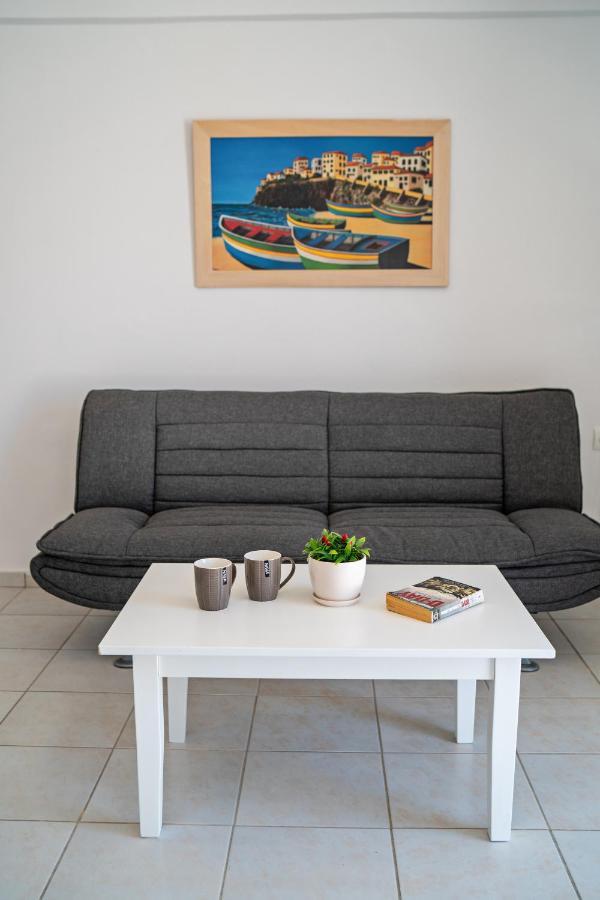 Azure Seaside Apts Magnisia Bagian luar foto