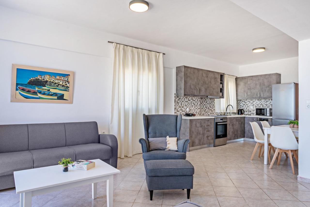 Azure Seaside Apts Magnisia Bagian luar foto