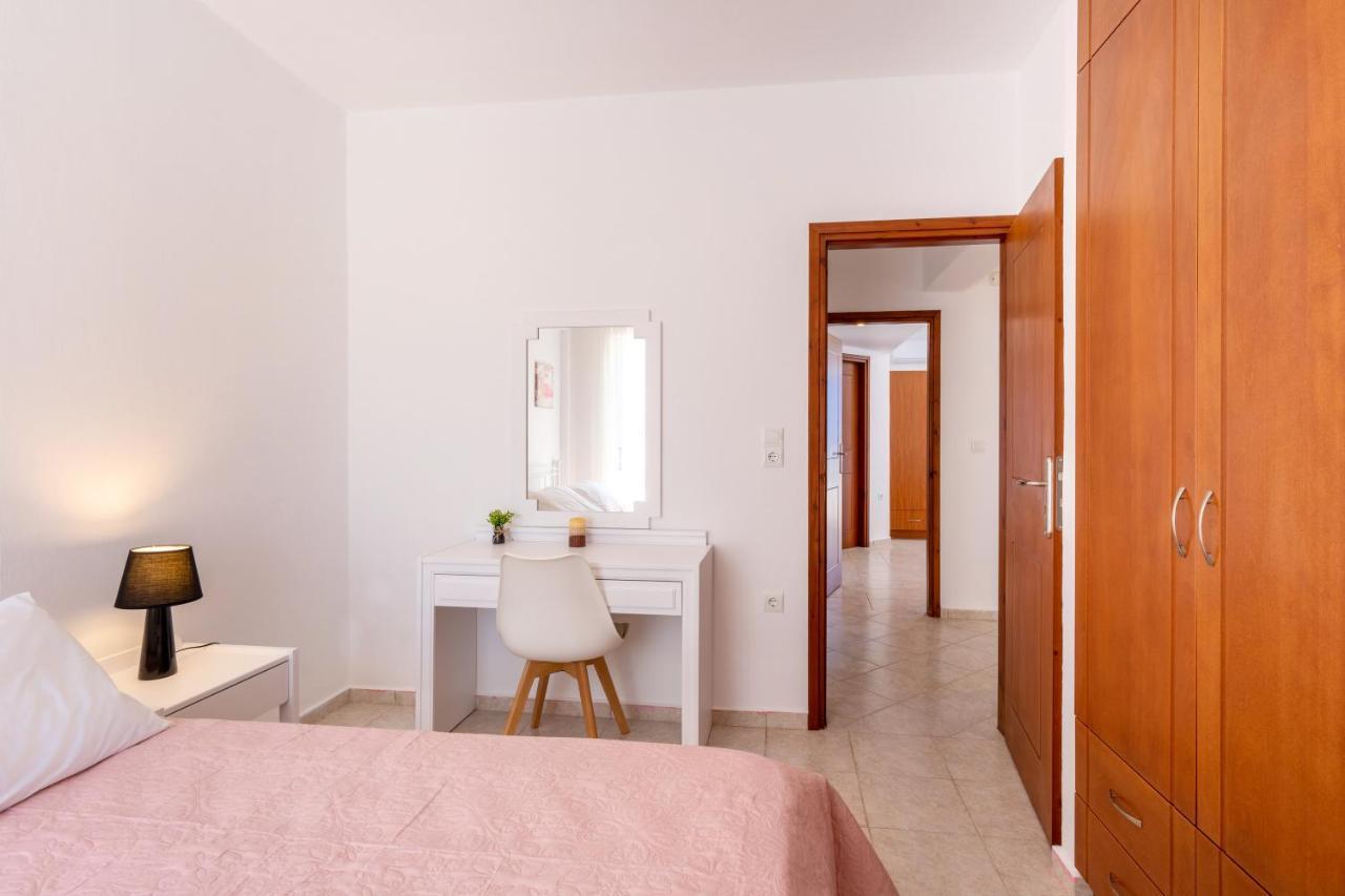 Azure Seaside Apts Magnisia Bagian luar foto